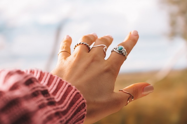 Comment trouver une bague femme pas chère ?