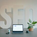 Stratégies SEO pour Niches Saturées